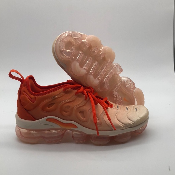 Women’s Air Vapor Max Orange/White DQ8588-800 NWOB - Picture 1 of 5